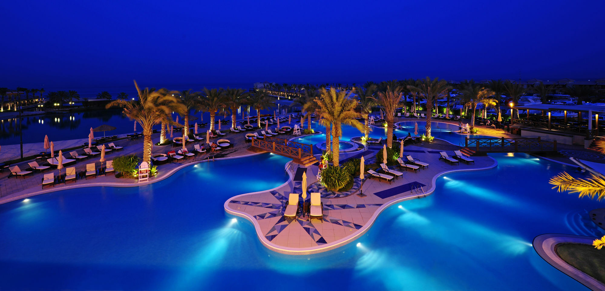 Albander Hotel & Resort Sitrah Exterior photo