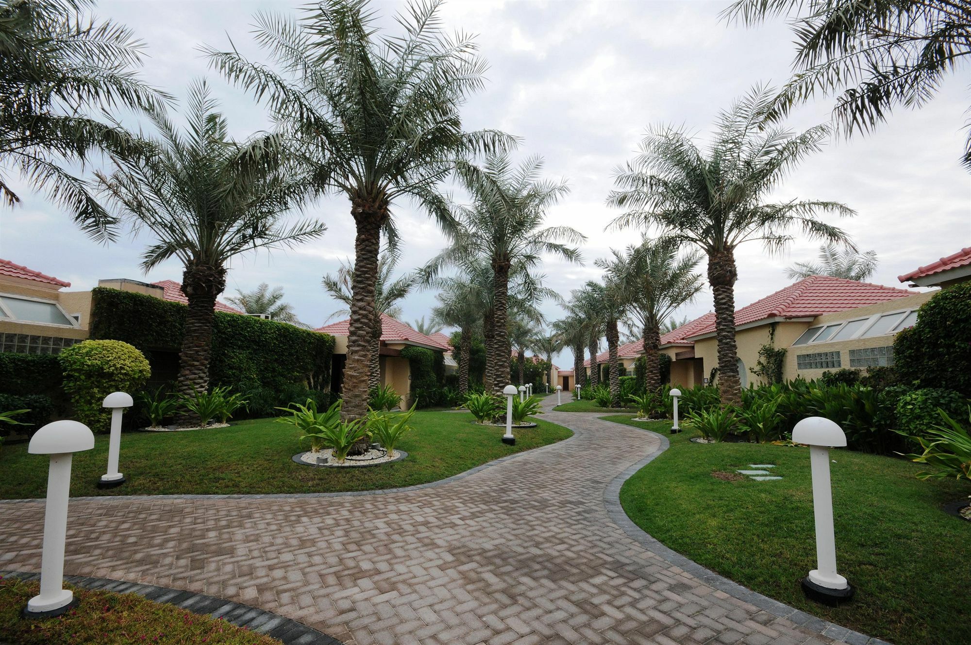 Albander Hotel & Resort Sitrah Exterior photo